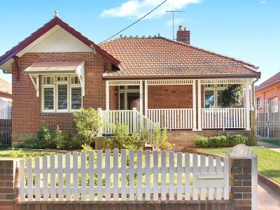 Elegant family home in quiet, tree lined street