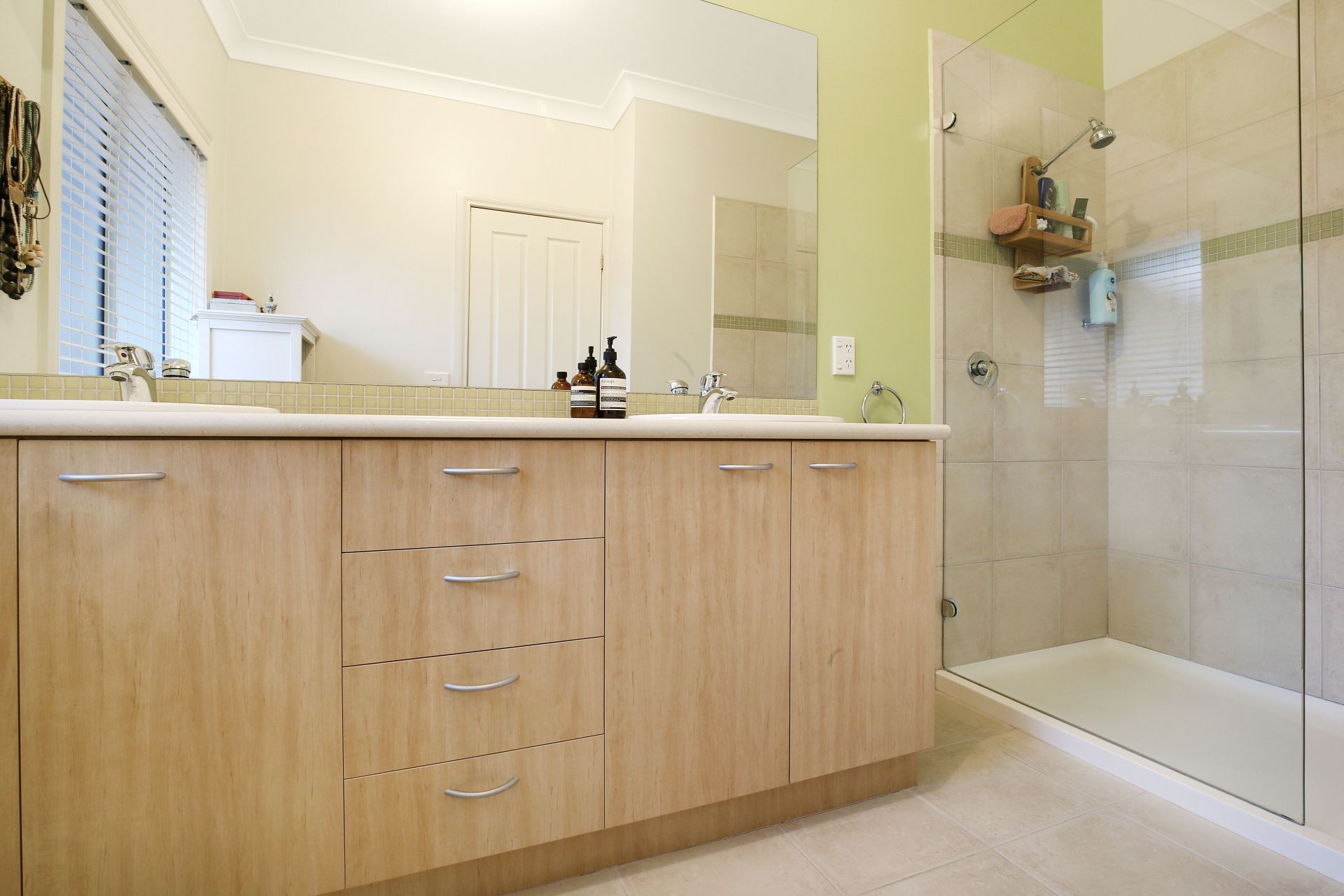 Prestige Living in Stunning Rivergum
