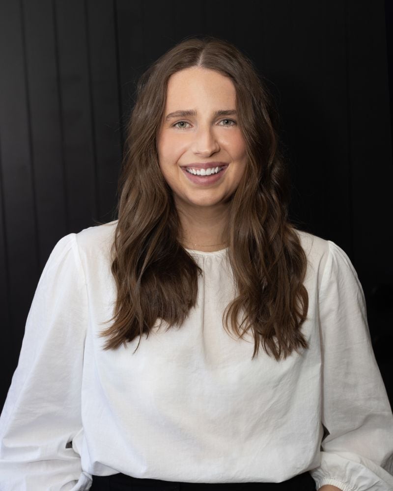 Rose Warburton | Shores Real Estate | Welcome to our place | Modern