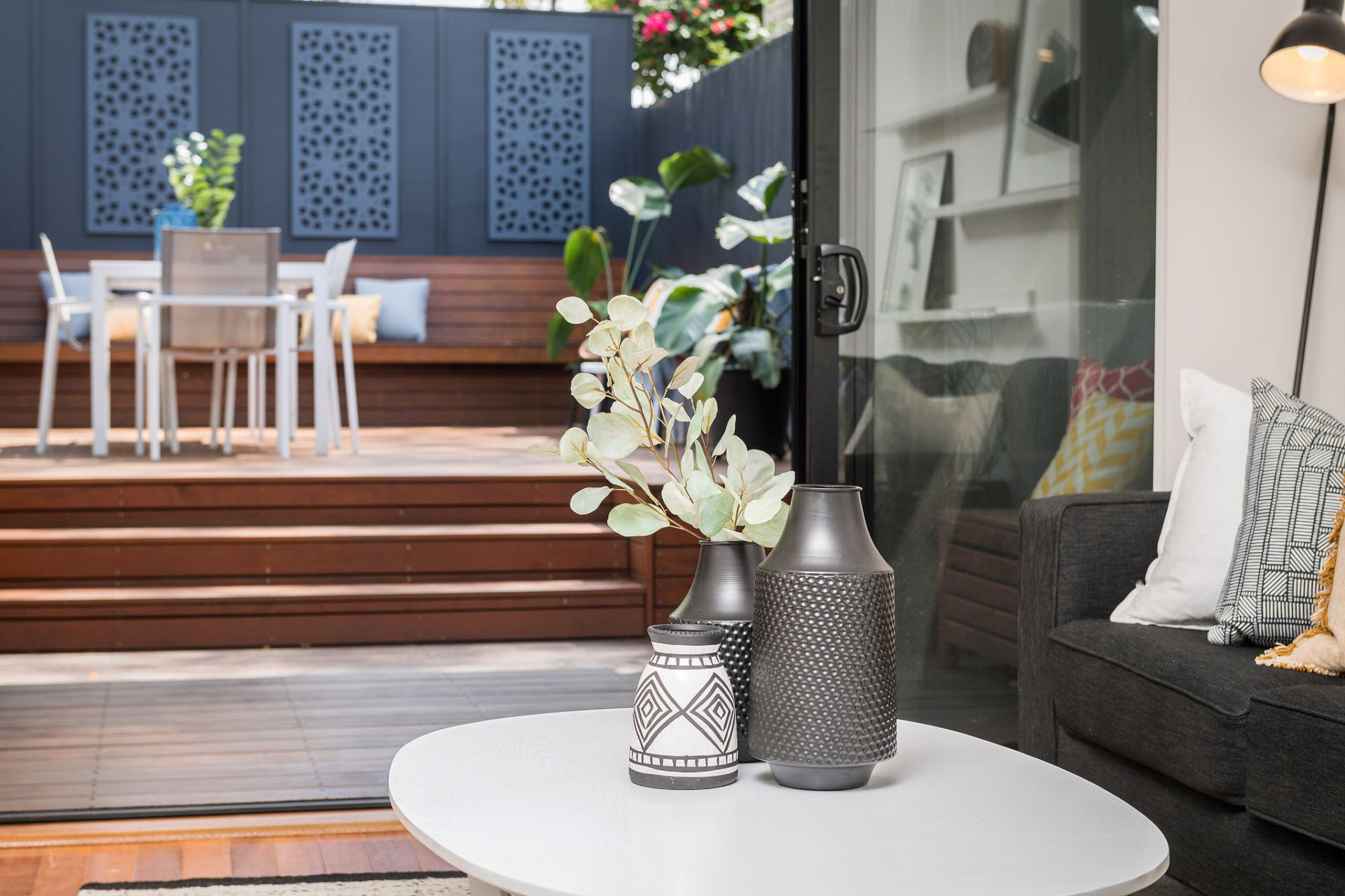 Easycare Entertainer with Light, Style and Quality