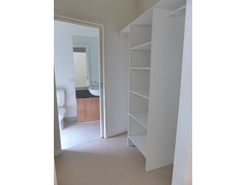 Fantastic Townhouse in a Fantastic Location!