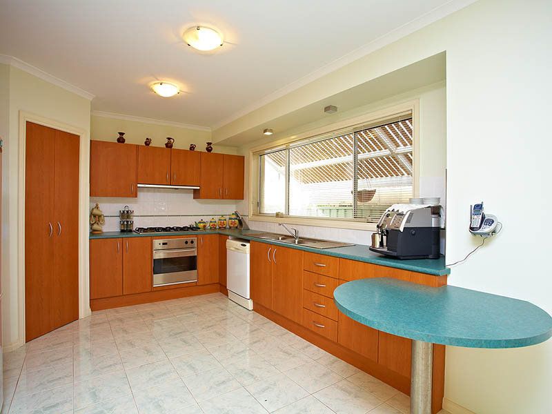 64 Chisholm Drive, Caroline Springs - Thumbnail 5
