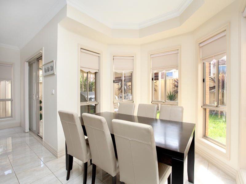 33 Studley Park Way, Caroline Springs - Thumbnail 4