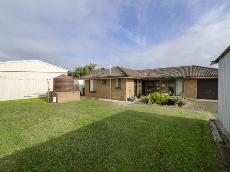 33 Foster Street BEACHPORT SA, Beachport - Thumbnail 2