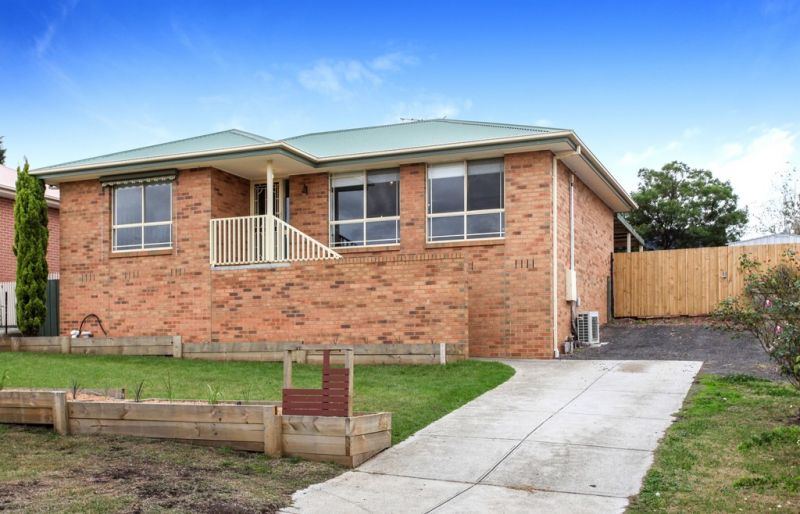14 Lewis Street, Bacchus Marsh - Thumbnail 2