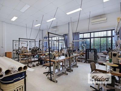 RARE SHOWROOM / OFFICE / WAREHOUSE OPPORTUNITY IN WEST END GROWTH CORRIDOR!