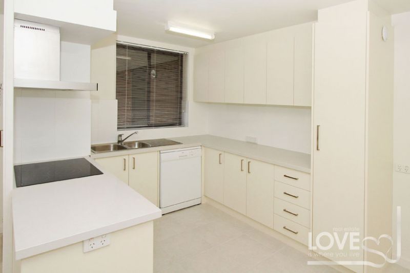 8/170 High Street, Northcote