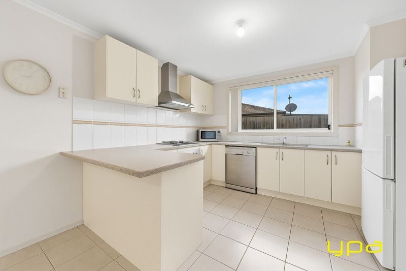 5/107-109 Breens Road Cranbourne West VIC, Cranbourne West - Thumbnail 2