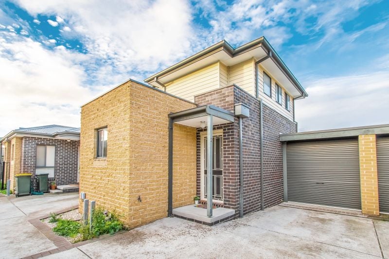 2/7 Dunolly Crescent, Reservoir