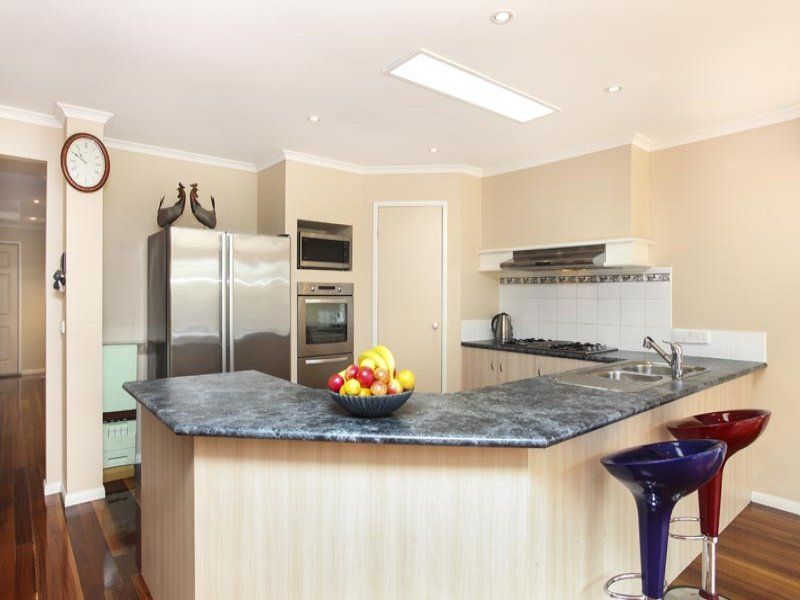 4 Lonsdale Court, Caroline Springs - Thumbnail 3