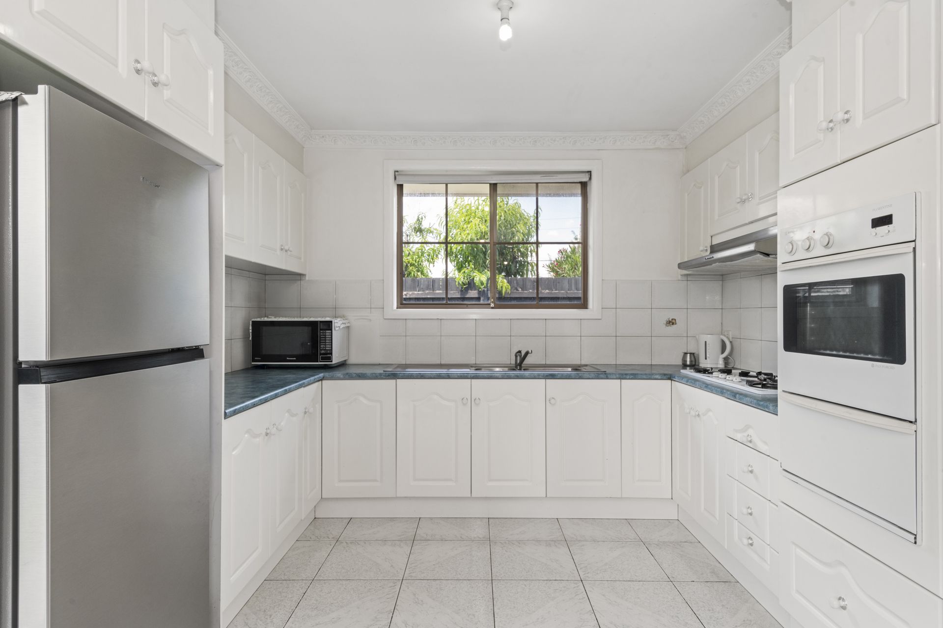 Spacious Unit in Ideal Locale