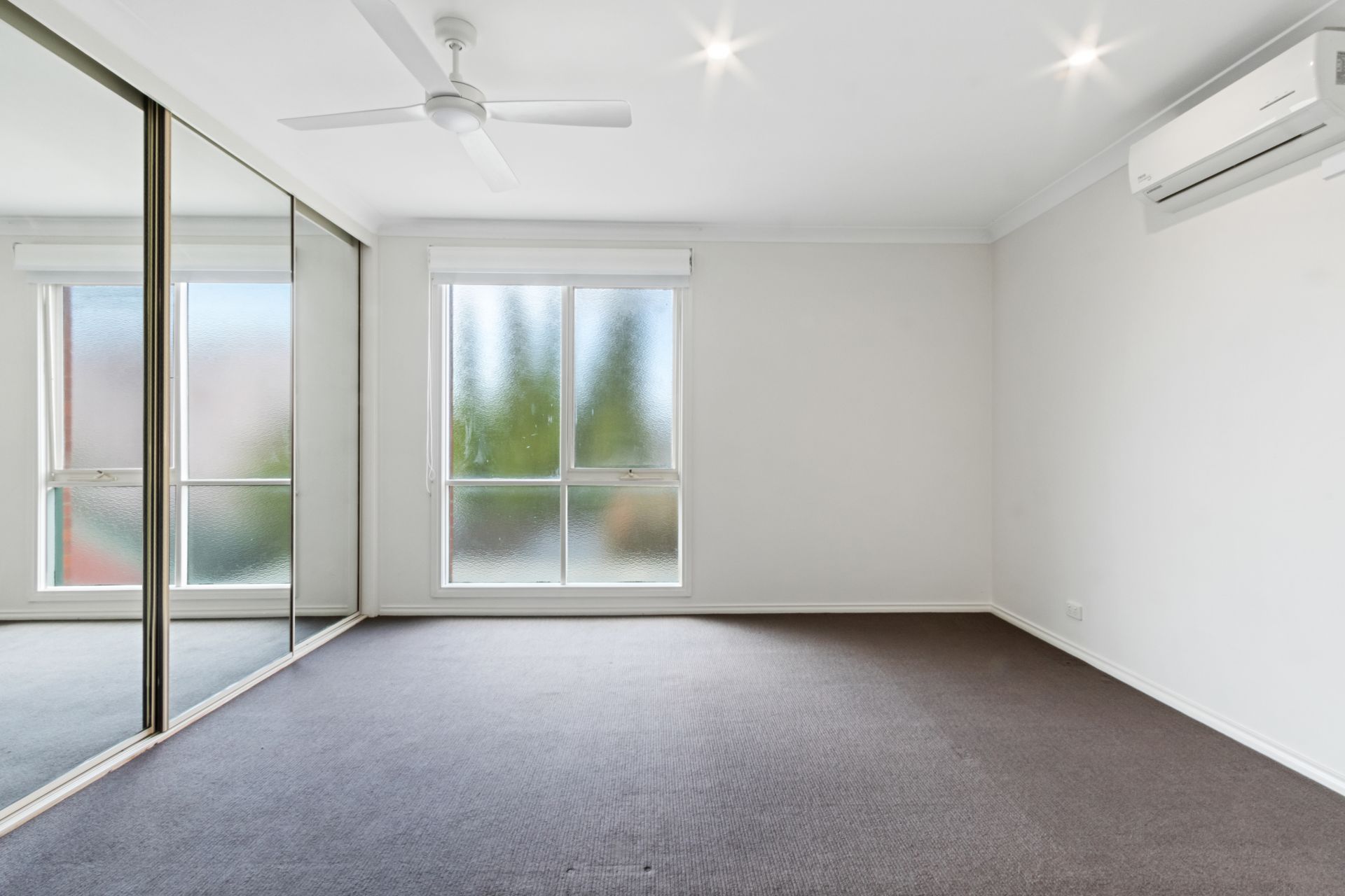 Stunning 2 Bedroom Townhouse!