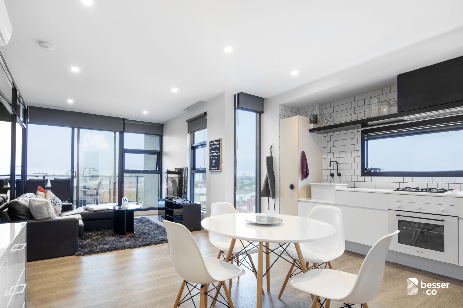 304/2 Morton Avenue, Carnegie - Thumbnail 2