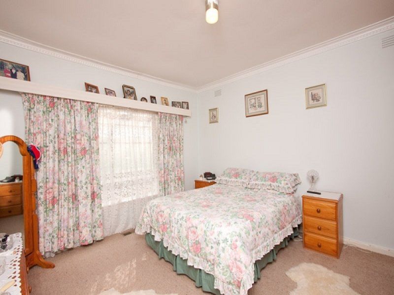 4 Begonia Avenue