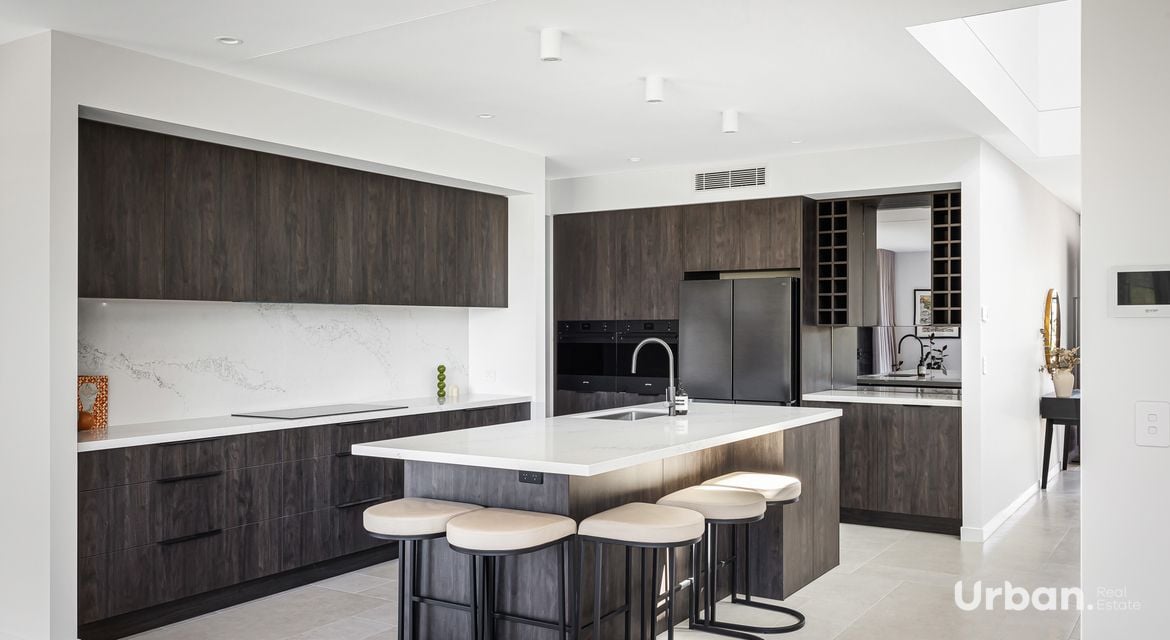 Colebee 1 Woodhall Close