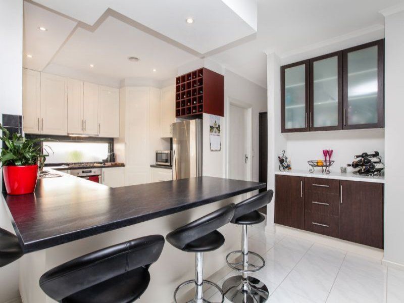 7 Bowman Court, Taylors Hill - Thumbnail 5