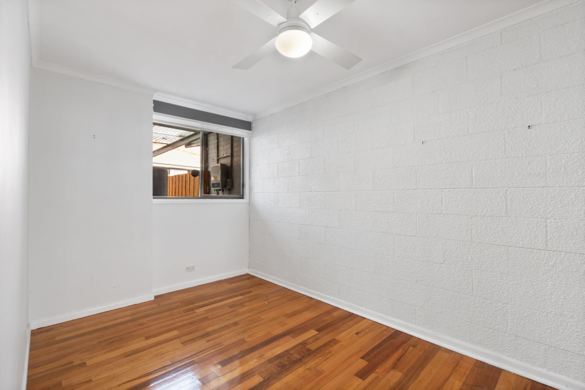 Well Presented unit close to all Amenities
