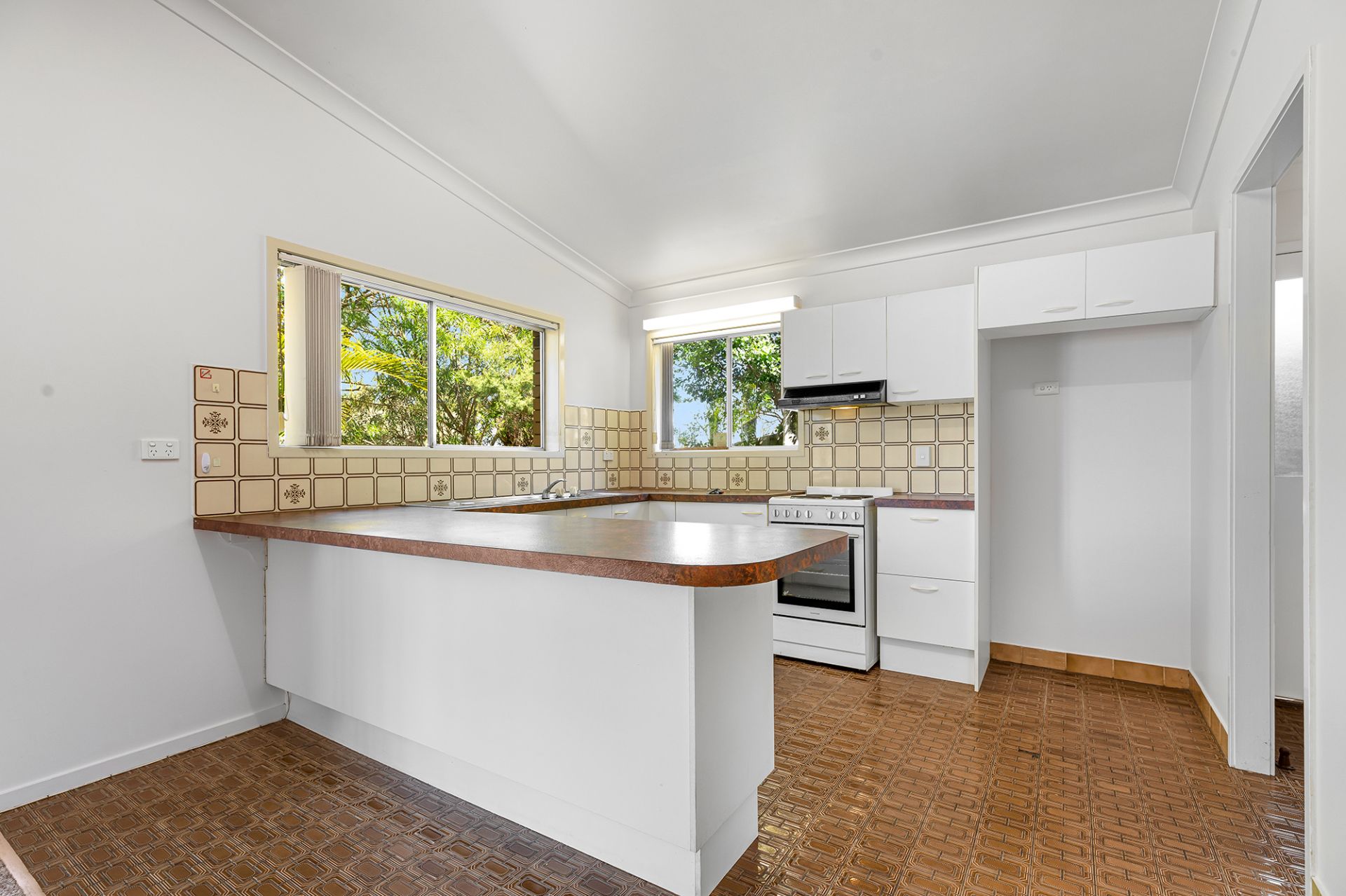 20 Poinciana Avenue Mooloolaba QLD, Mooloolaba - Thumbnail 4