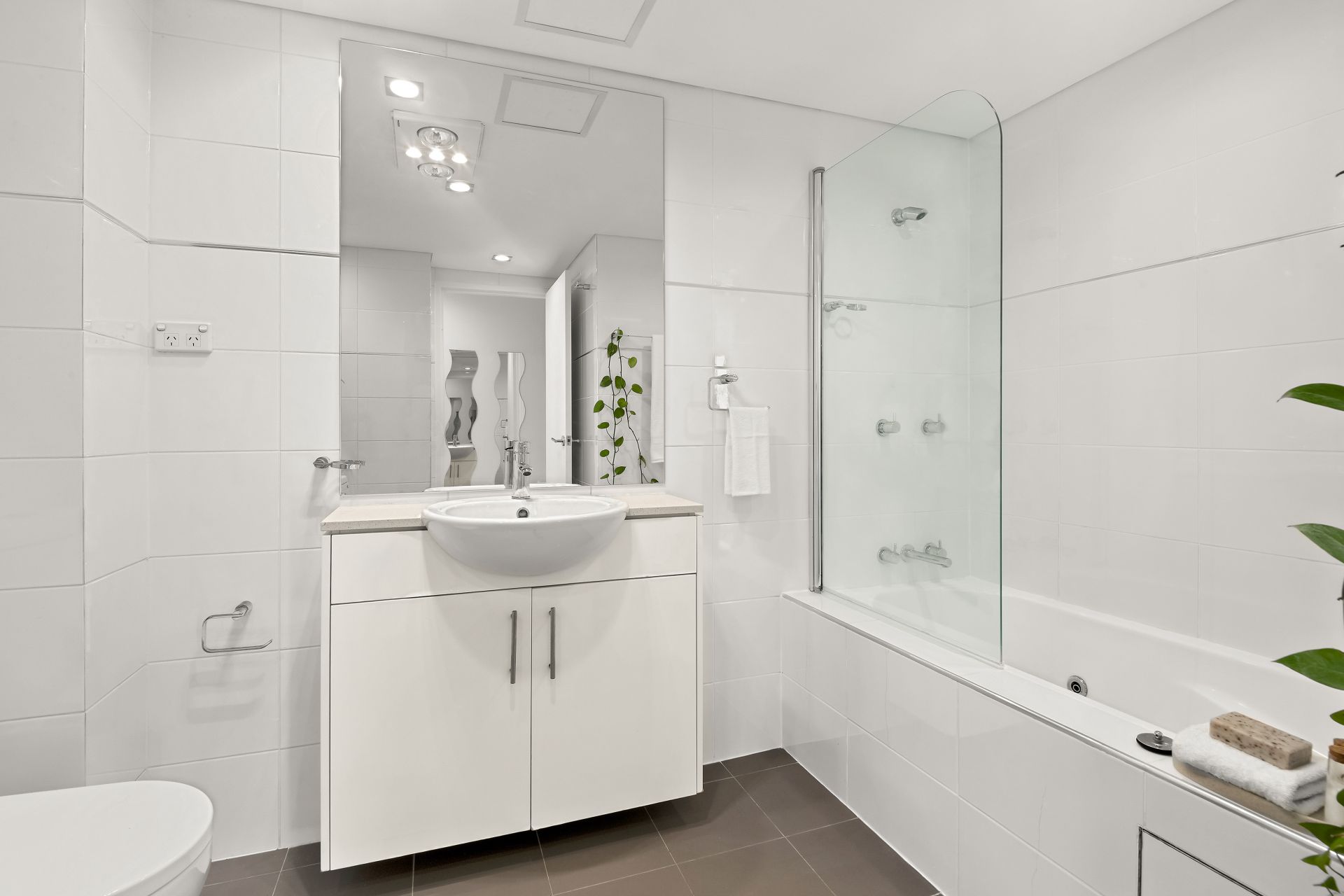 real-estate-for-sale-13-1191-pittwater-road-collaroy-nsw