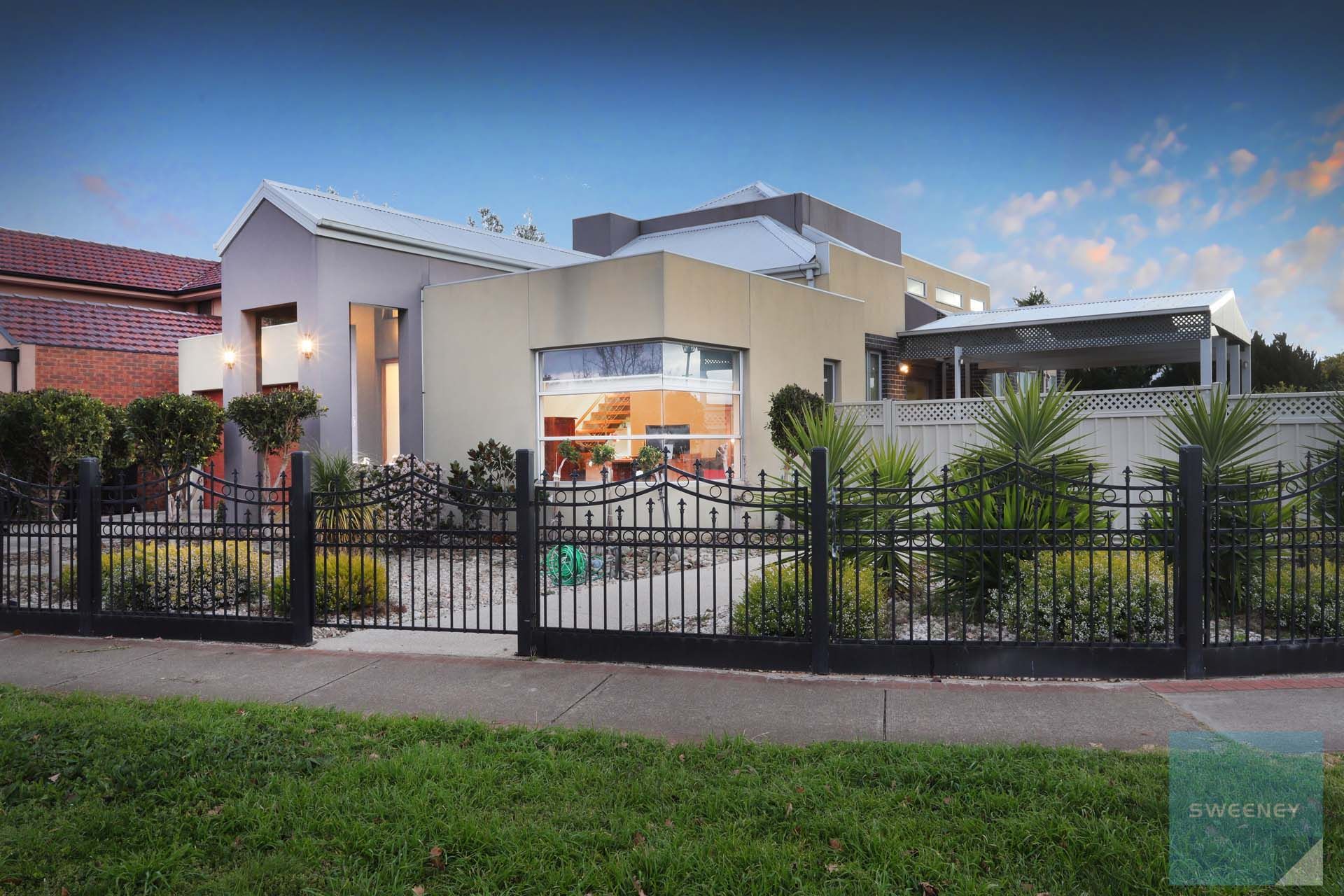 13 Old Hall Drive, Caroline Springs - Thumbnail 2