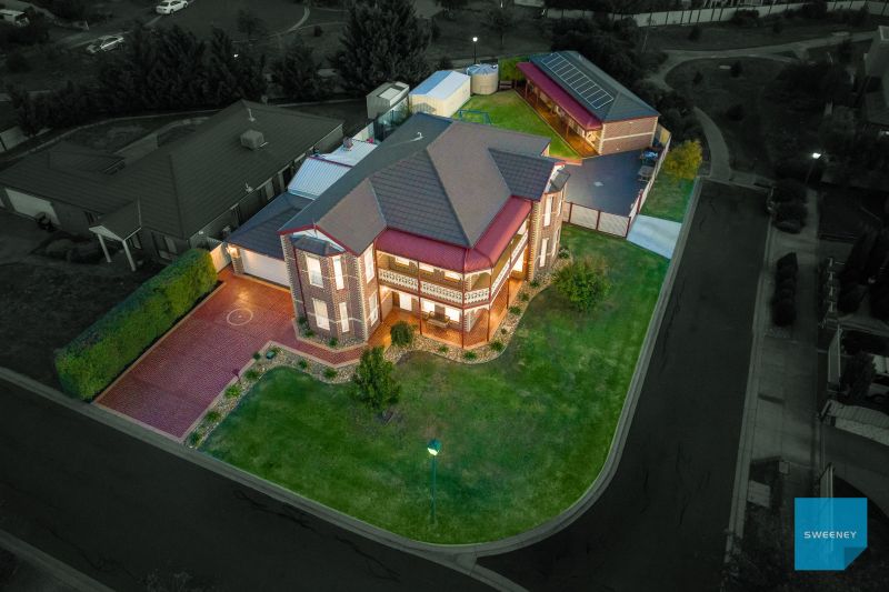 8 Smethwick Green, Caroline Springs - Thumbnail 3
