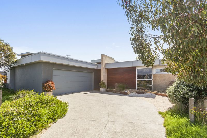 Real Estate For Sale 23 Lahinch Mews Torquay , VIC