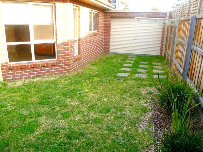 Exquisitely Appointed Three Bedroom Town Residence!