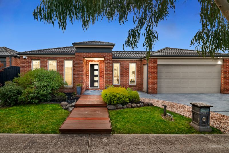 Real Estate For Sale 42 King Parrot Way Whittlesea , VIC
