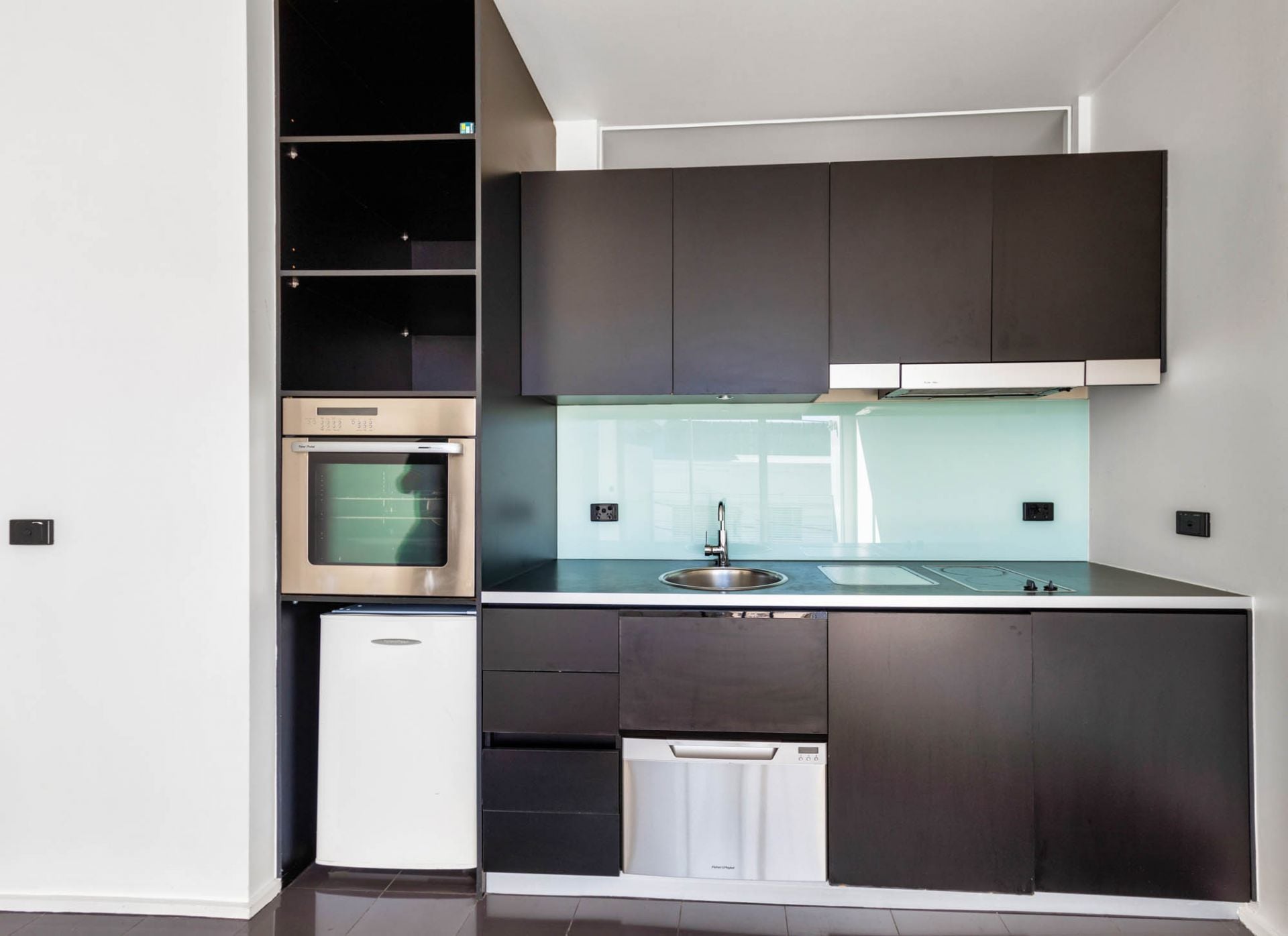 12/186 Barkly Street, St Kilda - Thumbnail 4