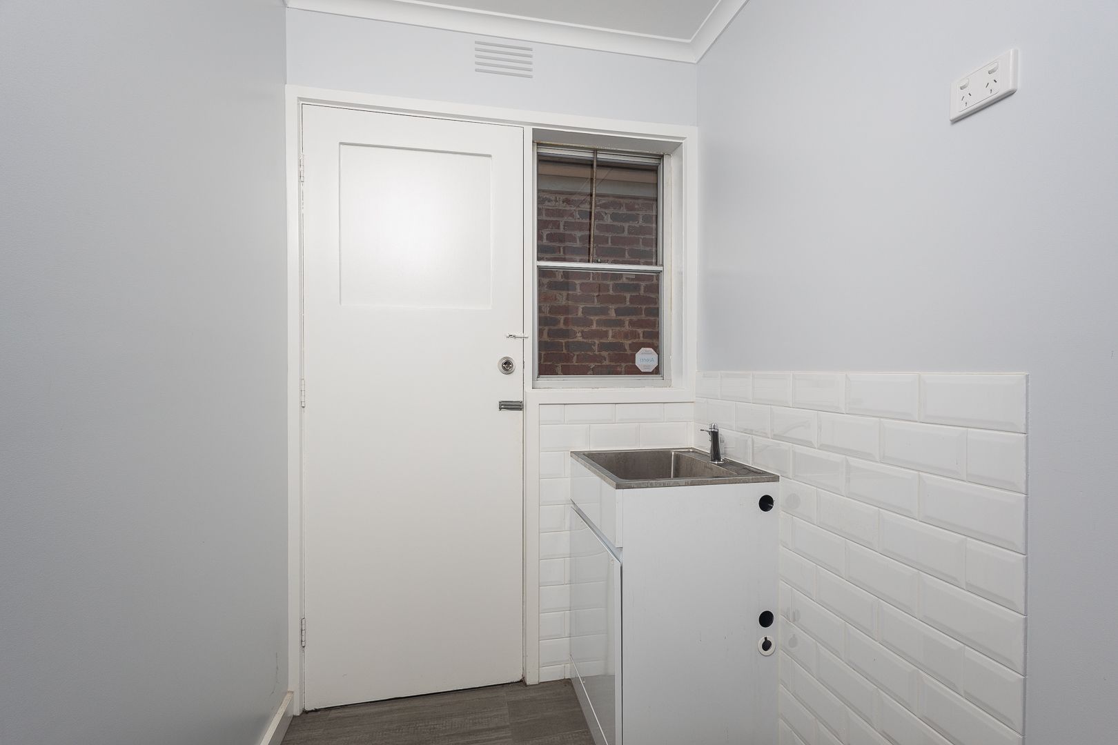 FULLY RENOVATED 2BR UNIT