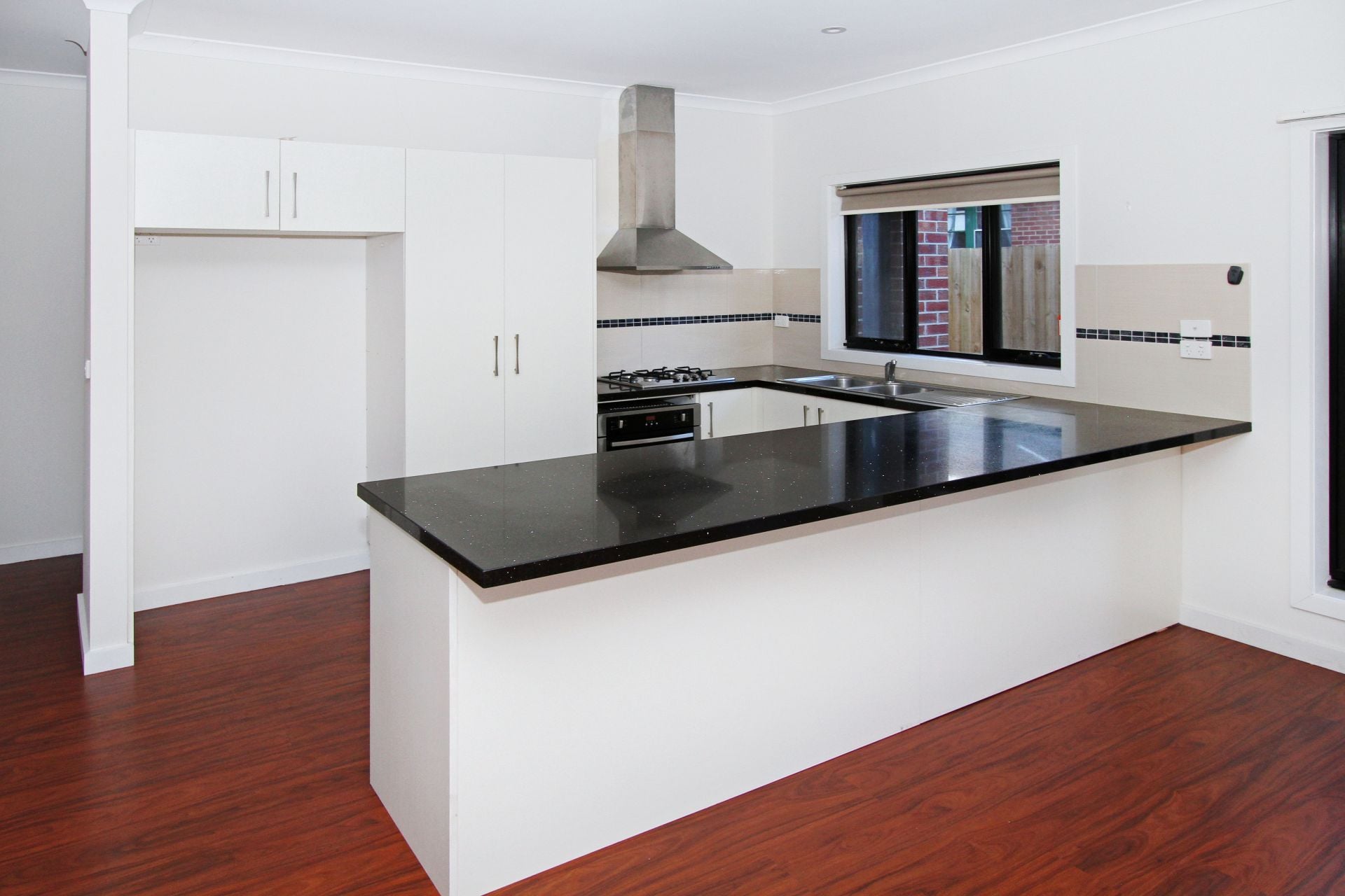 COMFORTABLE LIVING IN GREAT LOCATION