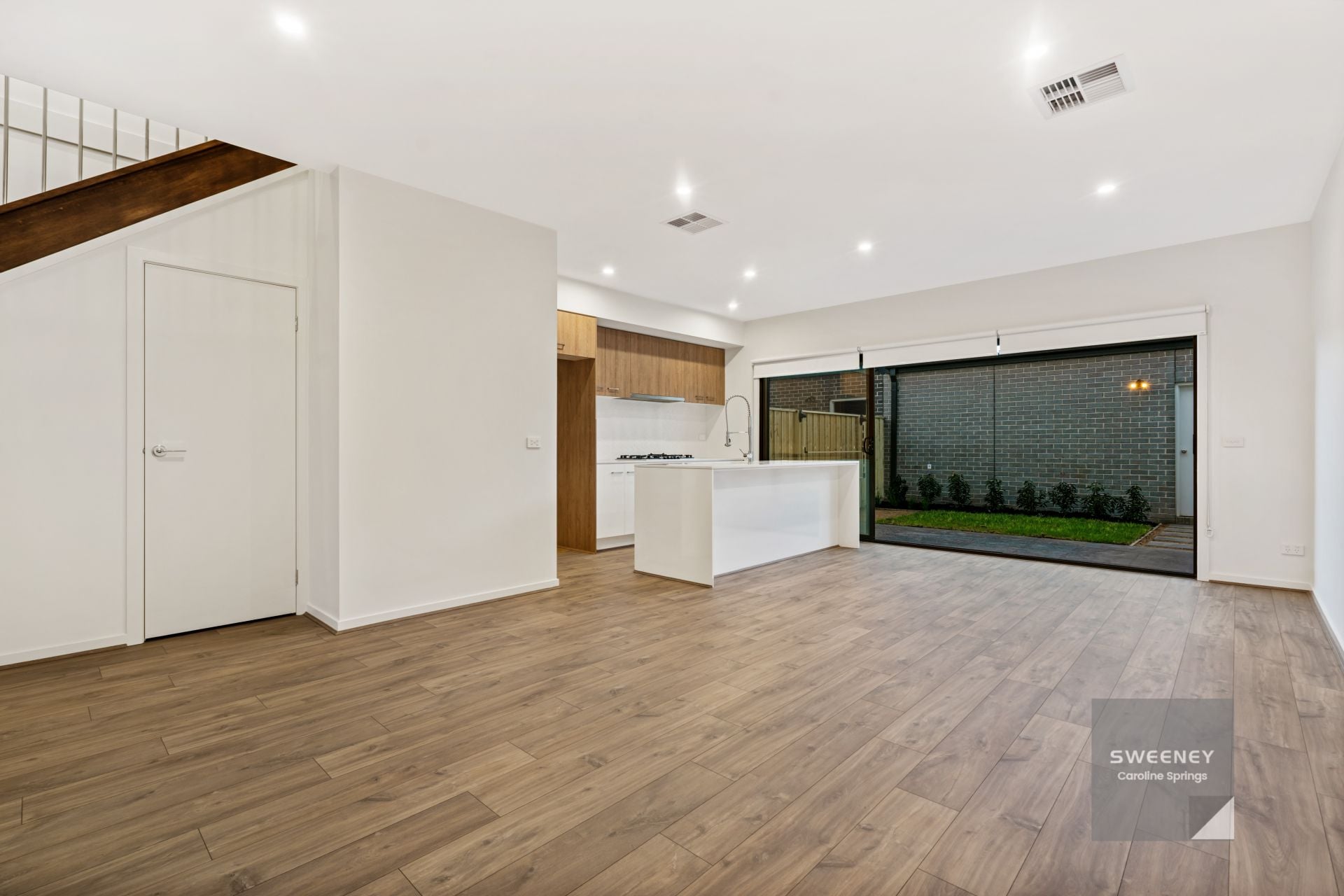 70 Featherwood Drive, Aintree - Thumbnail 3