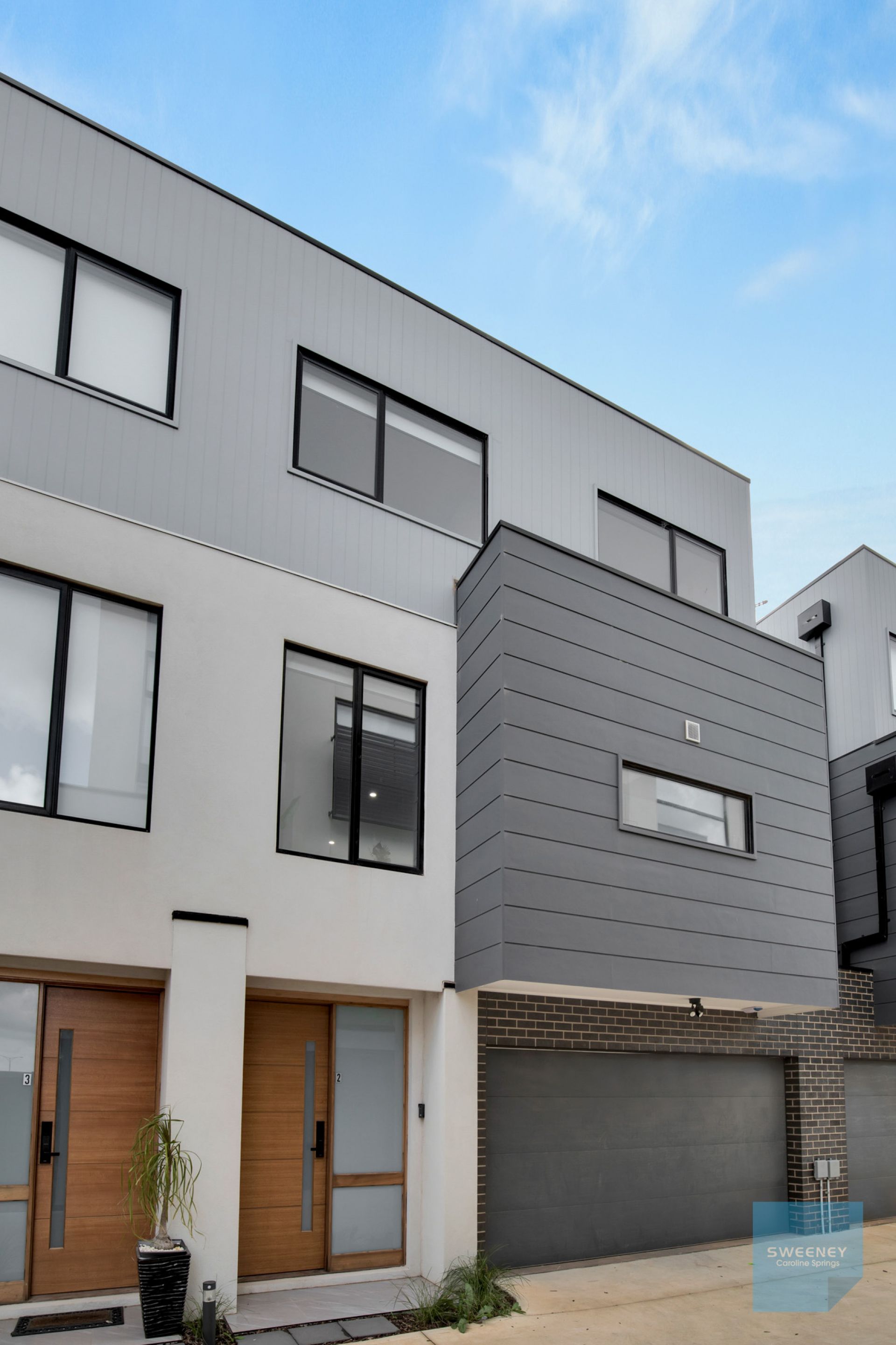 2/13 Vinko Court, Fraser Rise - Thumbnail 2