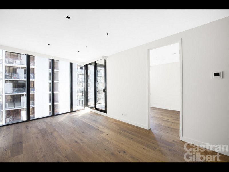 902/677 La Trobe Street, Docklands - Thumbnail 3