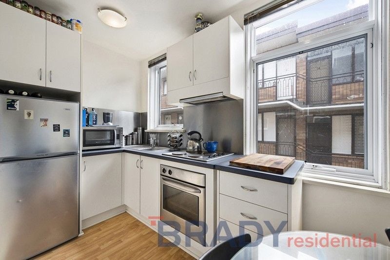 27/25 Robe Street ST KILDA VIC, St Kilda - Thumbnail 3