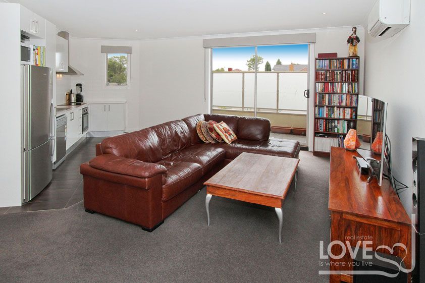 Spacious Modern Apartment!