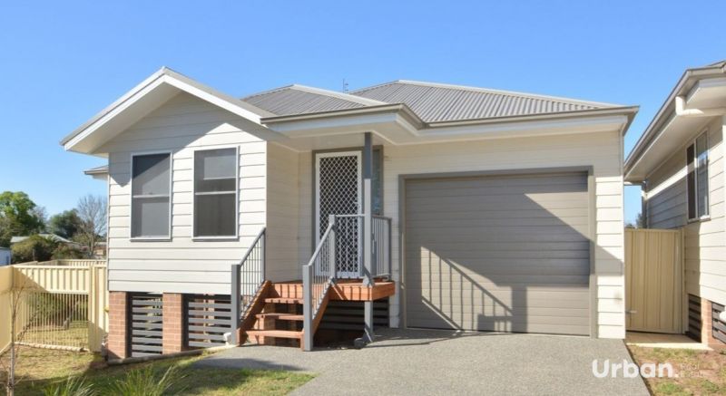 3/2B Henderson Avenue