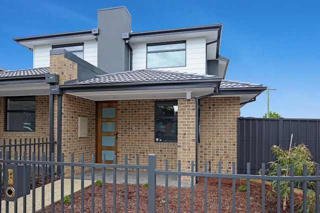 LUXURY LIVING IN THE NORTH!