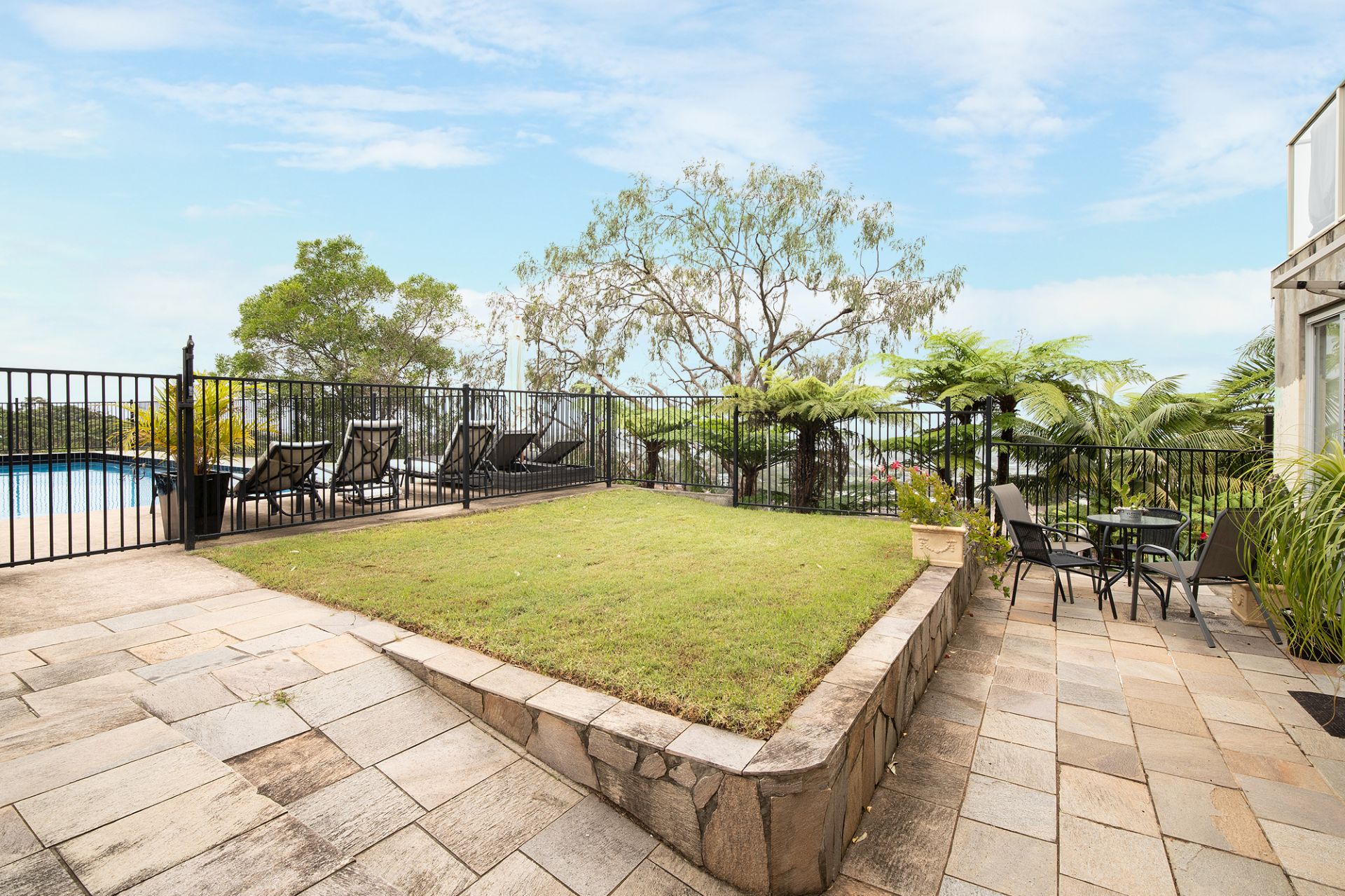 Real Estate For Lease 2/82a Beacon Hill Road Beacon Hill , NSW