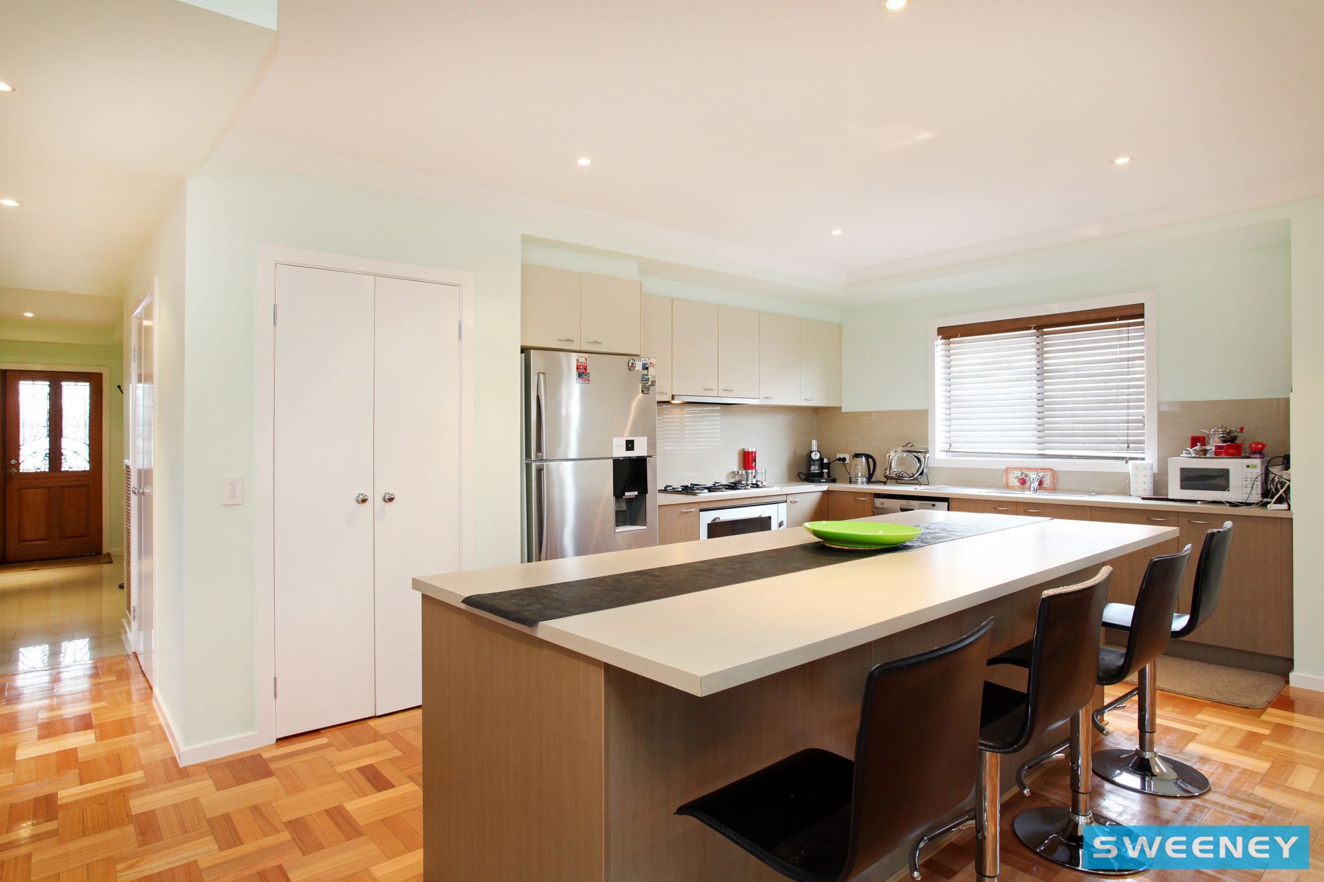 14 Illawarra Circuit, Taylors Hill - Thumbnail 4