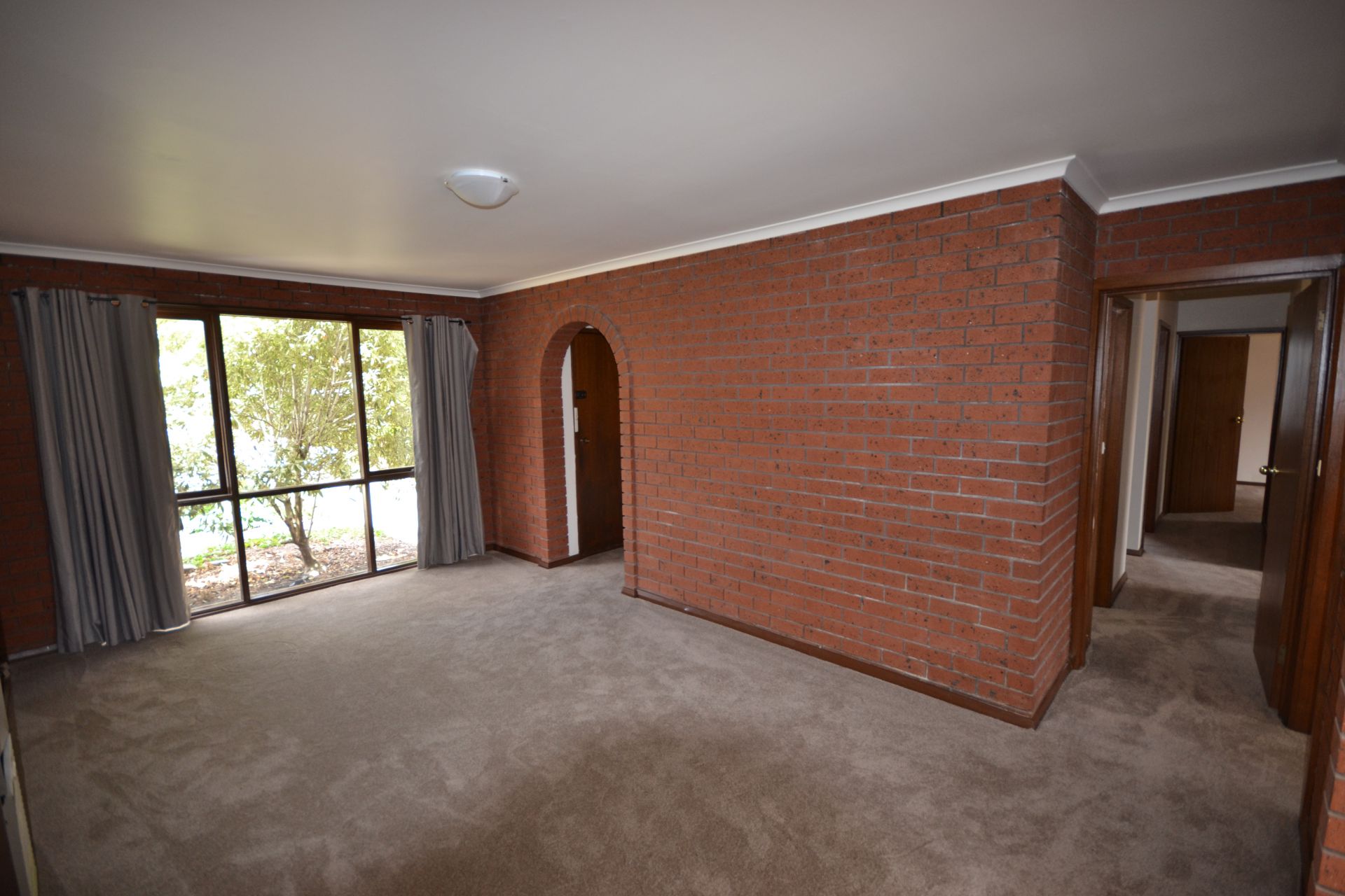 RENOVATED VILLA UNIT IN GREAT LOCATION