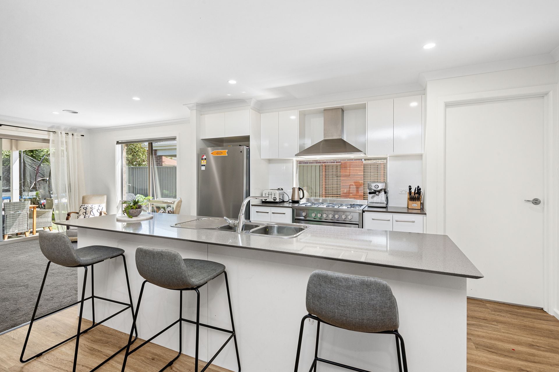 29 Limetree Way, Lake Gardens, Lake Gardens - Thumbnail 7