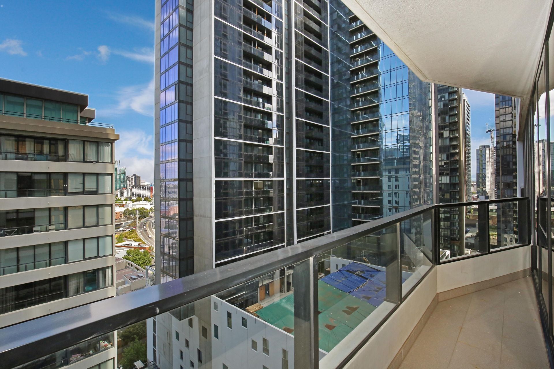1609/133 City Road, Southbank - Thumbnail 2