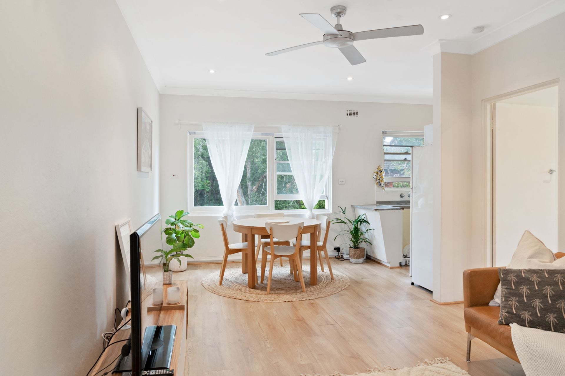 9/18 Lewis Street