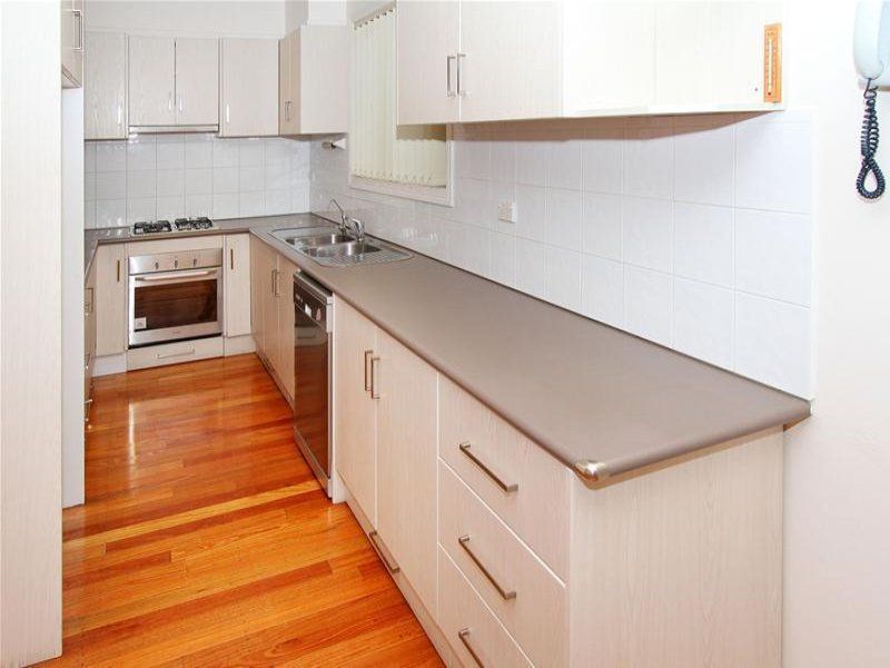 Stunning & Large 2 Bedroom Apartment