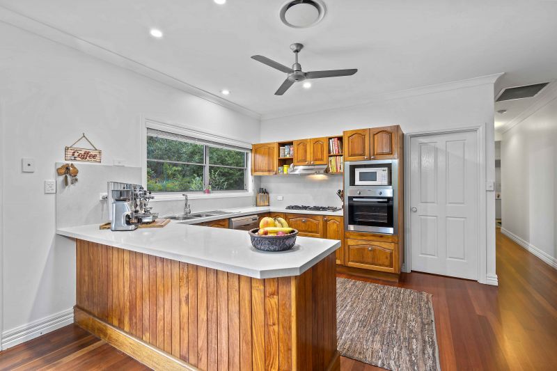 14 Forest Oak Court, Tanawha