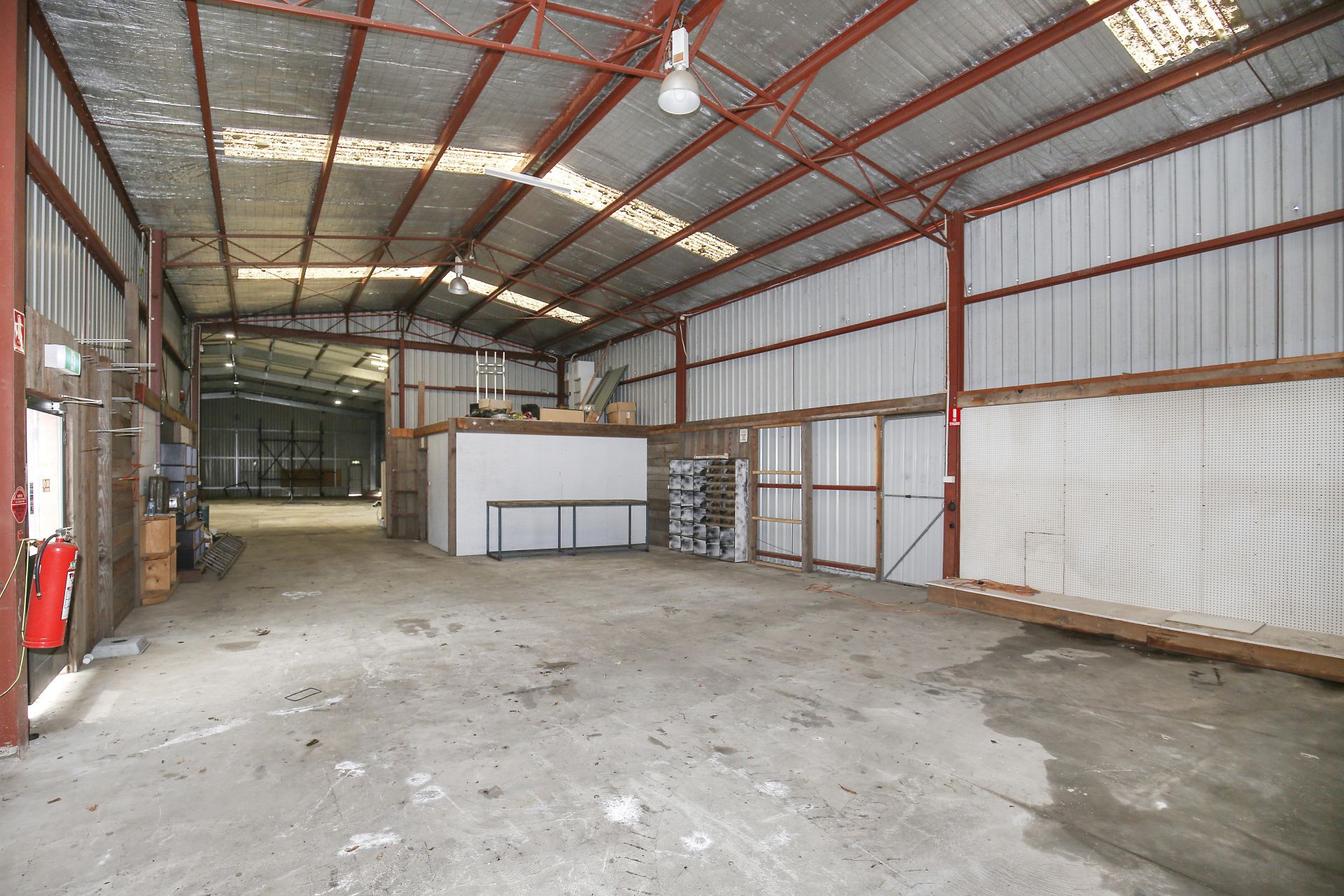 PRIME LOCATION WITH EASY ACCESS TO SYDNEY RD & HUME HWY