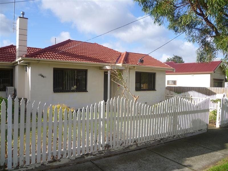Impressive Two Bedroom Home In Fabulous Location!
