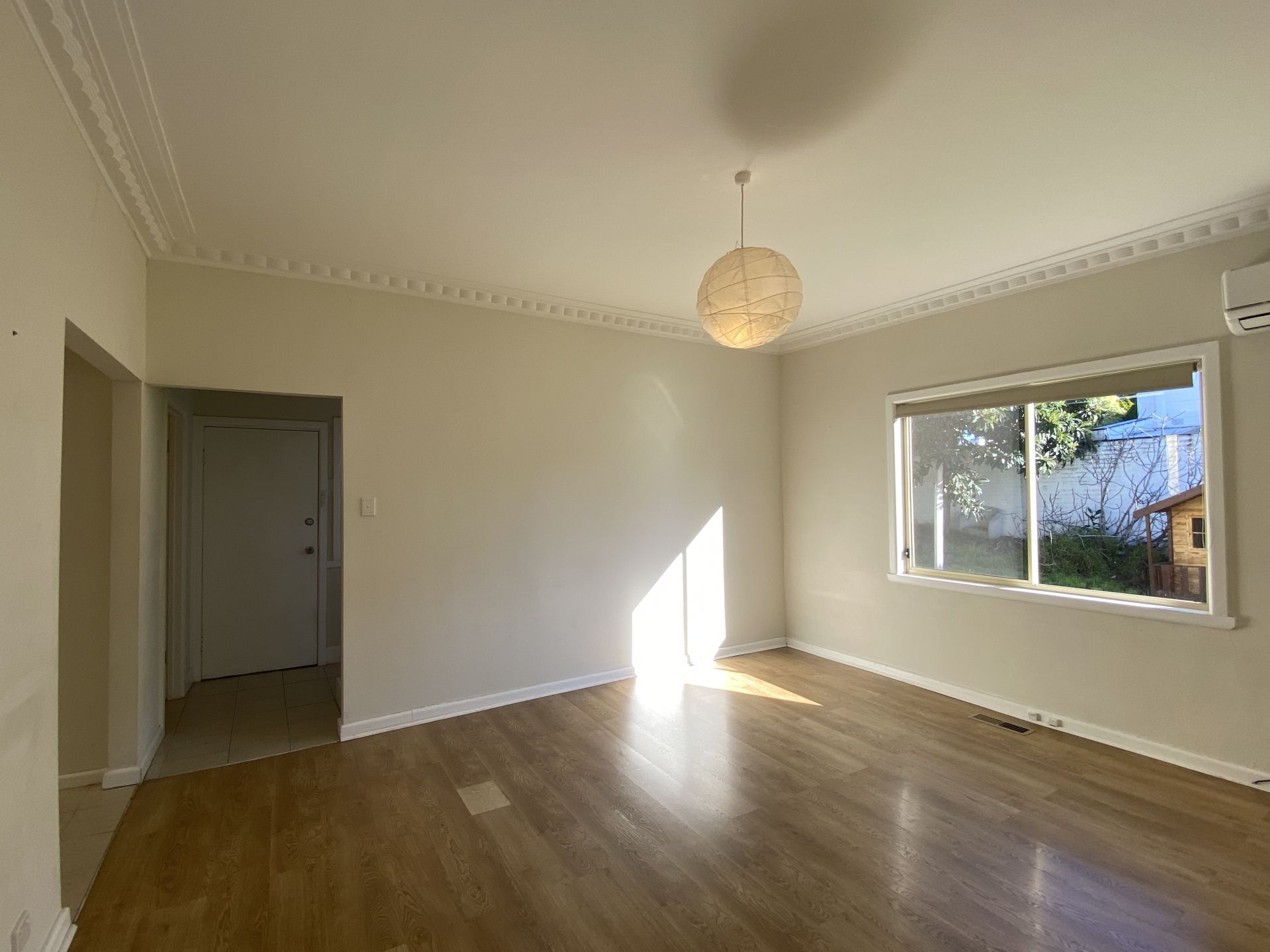 Bright 3 bedroom Home!