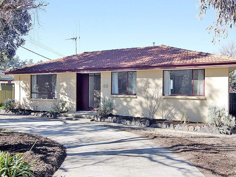 38 Gungurra Crescent, Rivett - Thumbnail 2